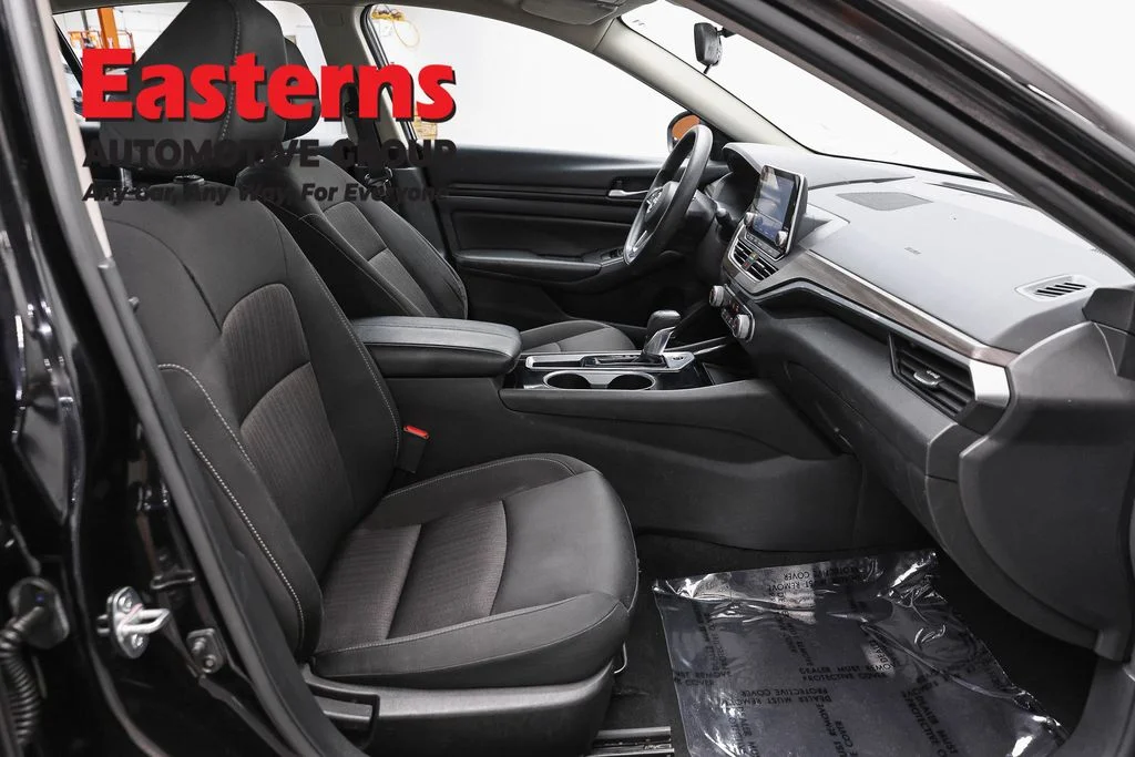 Used 2024 Black Nissan 2.5 SV image 24