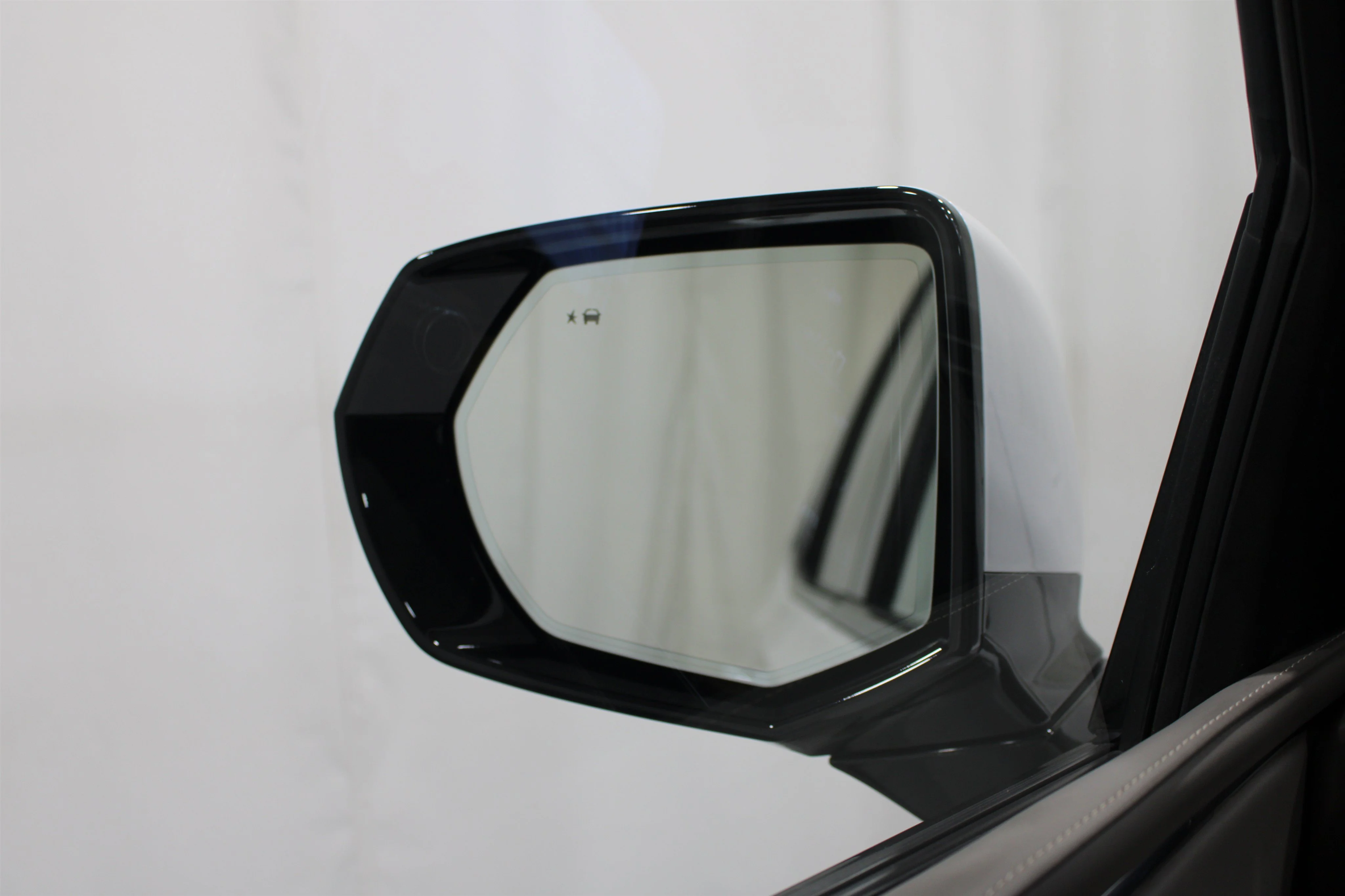 Used 2023 Crystal White Tricoat Cadillac 4WD Sport Platinum image 10