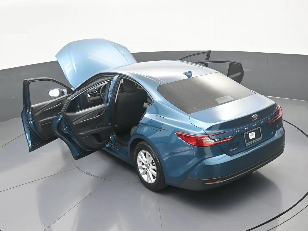 Used 2025 Ocean Toyota LE image 63
