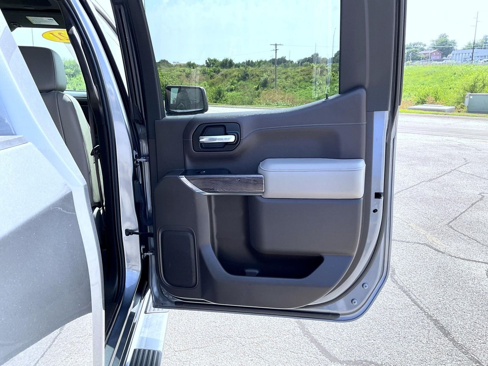 Used 2021 Gray Chevrolet LTZ image 17