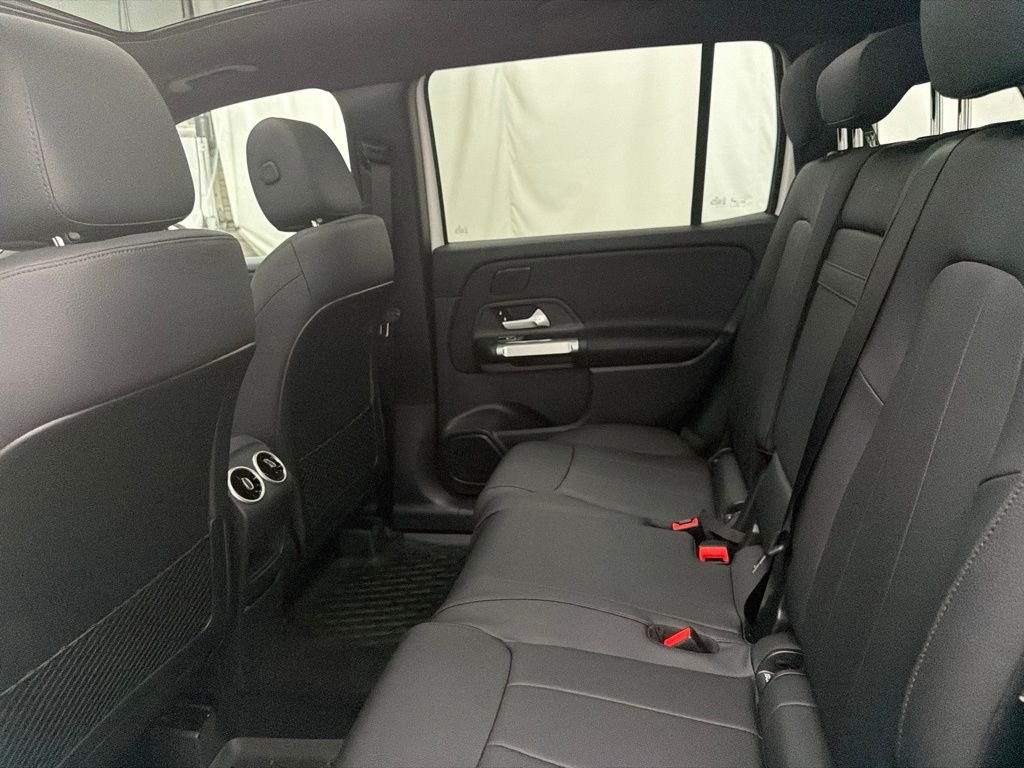 New 2026 Polar White Mercedes-Benz GLB 250 image 20
