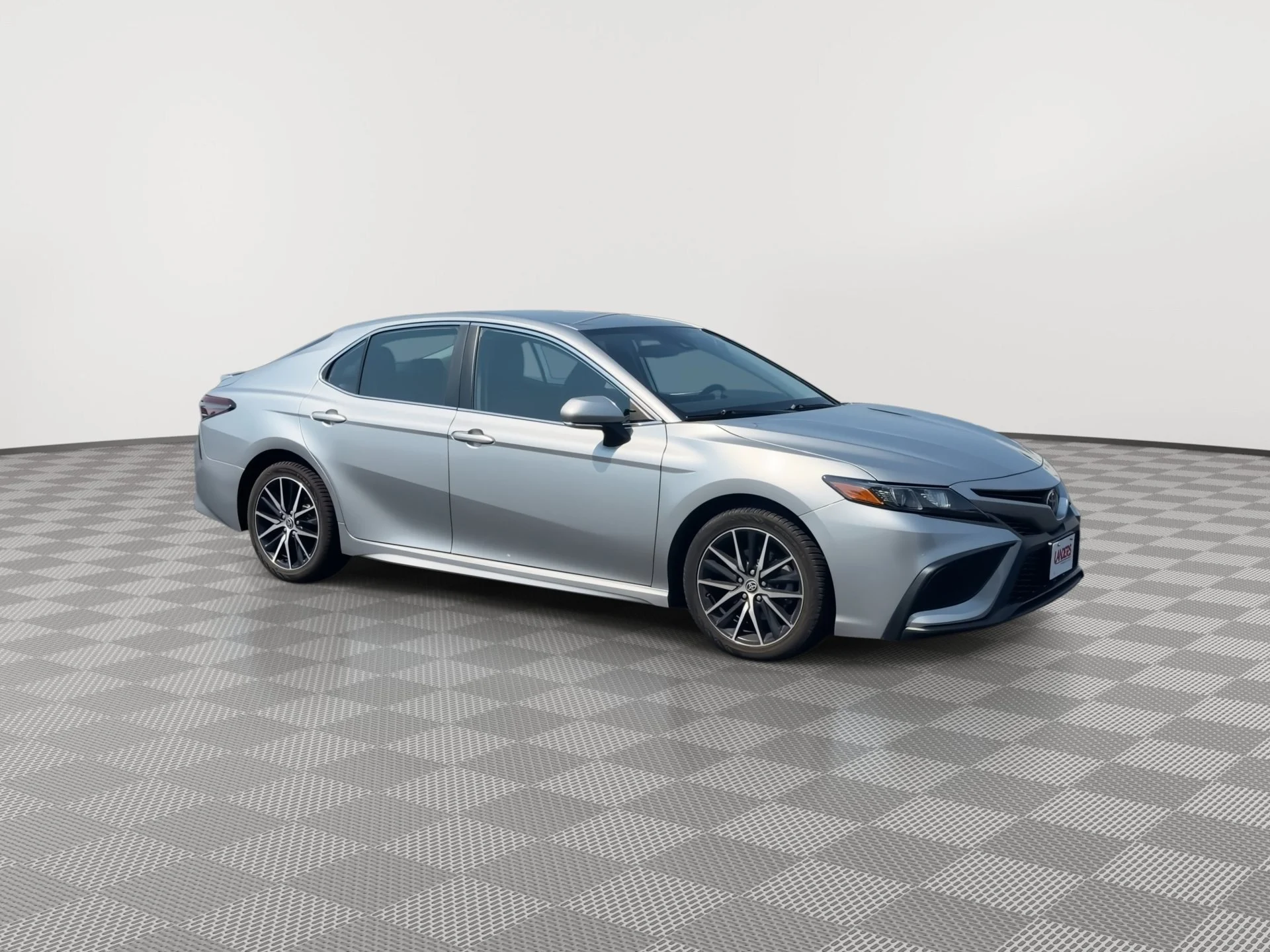 Used 2022 Toyota Camry SE with VIN 4T1G11AK8NU673602 for sale in Joplin, MO