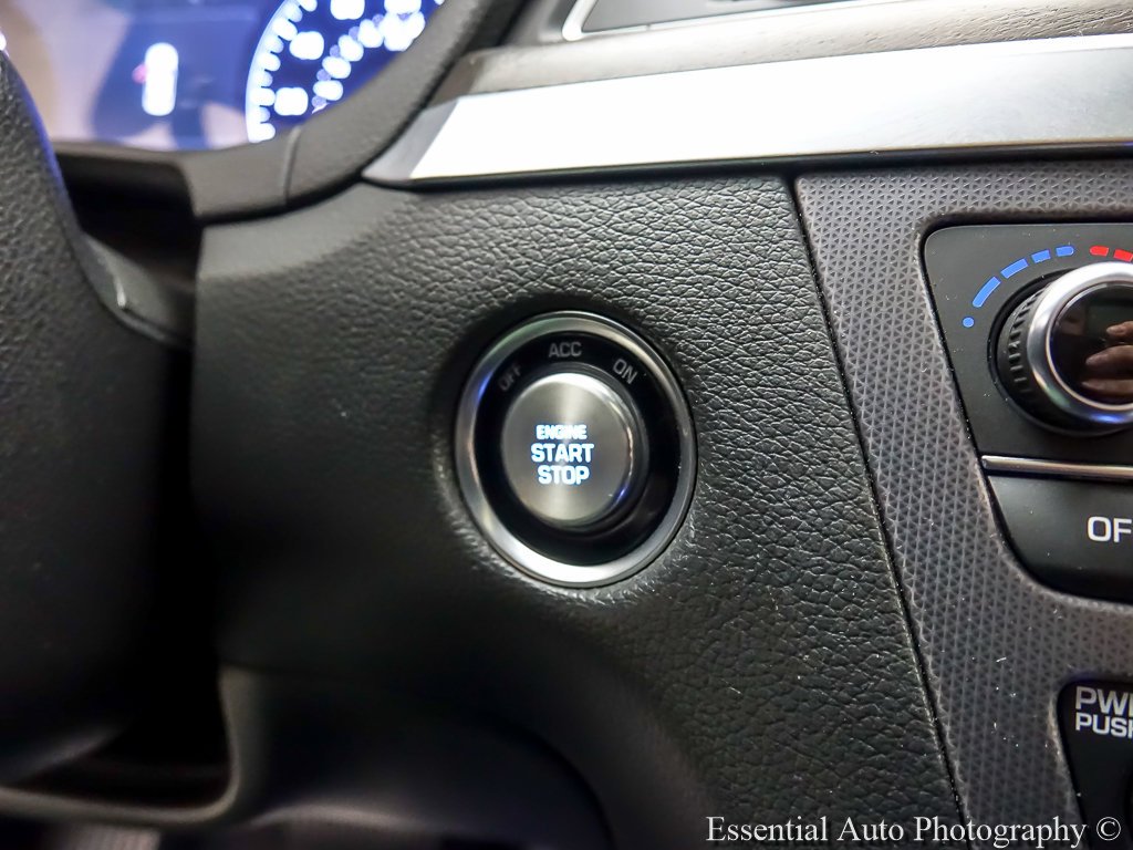 Used 2015 Gray Hyundai 3.8 image 16
