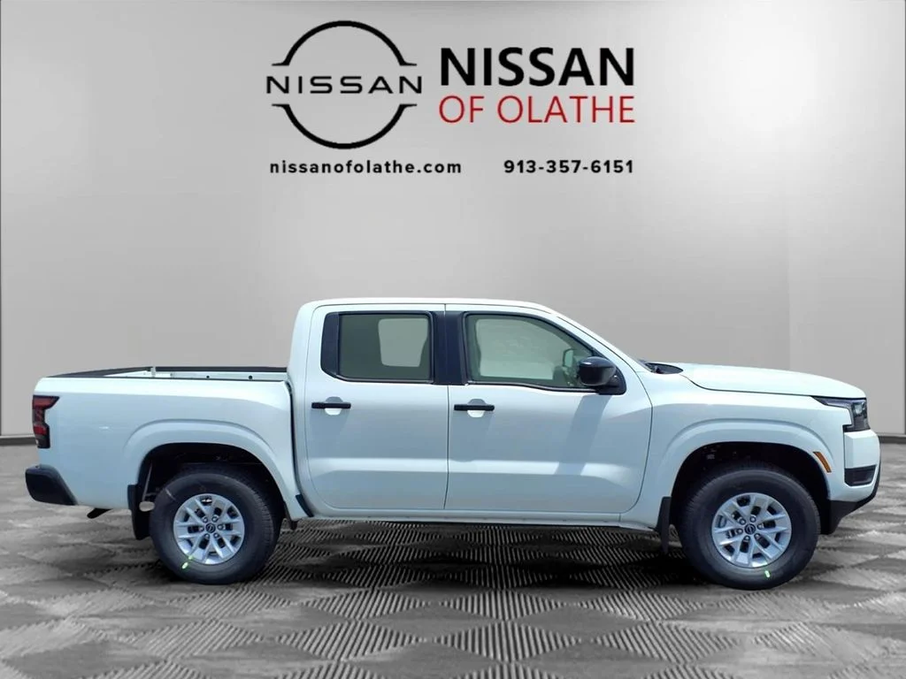 New 2026 Glacier White Nissan Crew Cab S image 27