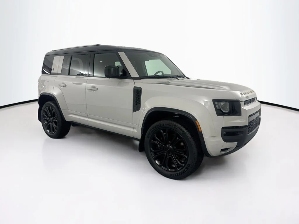New 2026 Borasco Grey Land Rover OCTA image 3