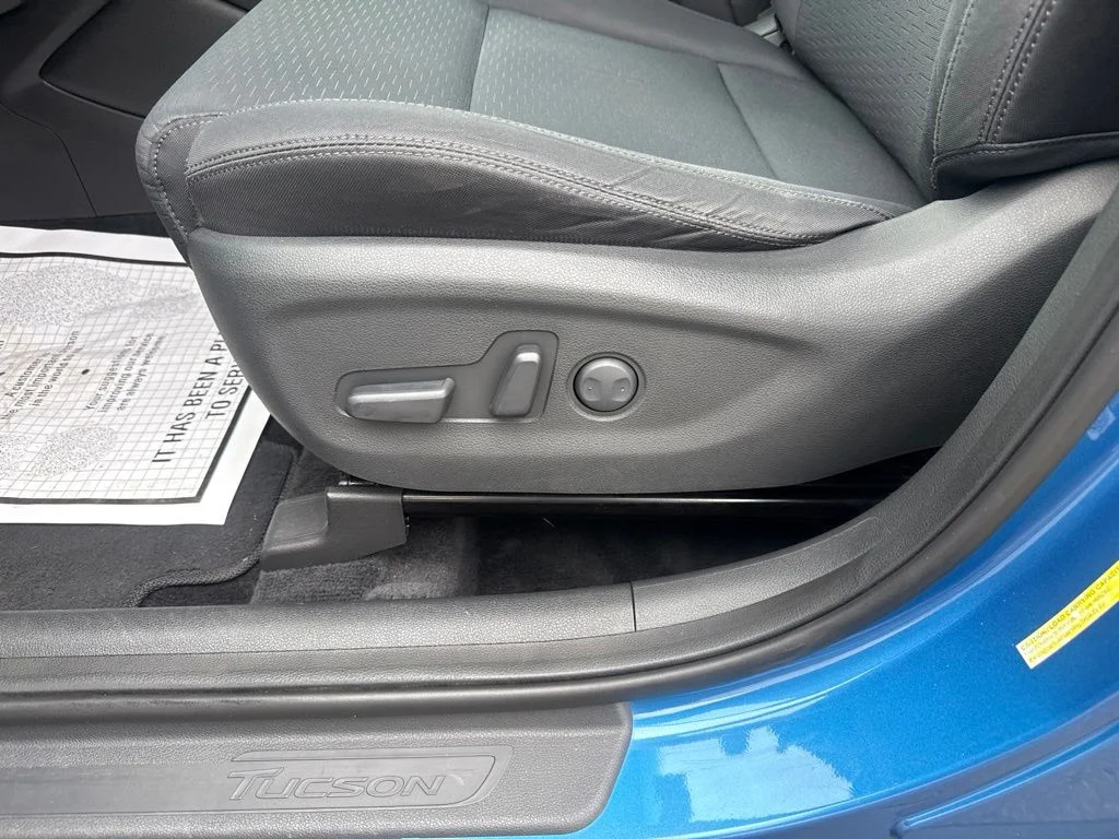 Used 2020 Aqua Blue Hyundai Value image 12