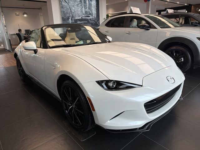 2026 Mazda MX-5 Miata Grand Touring's photo