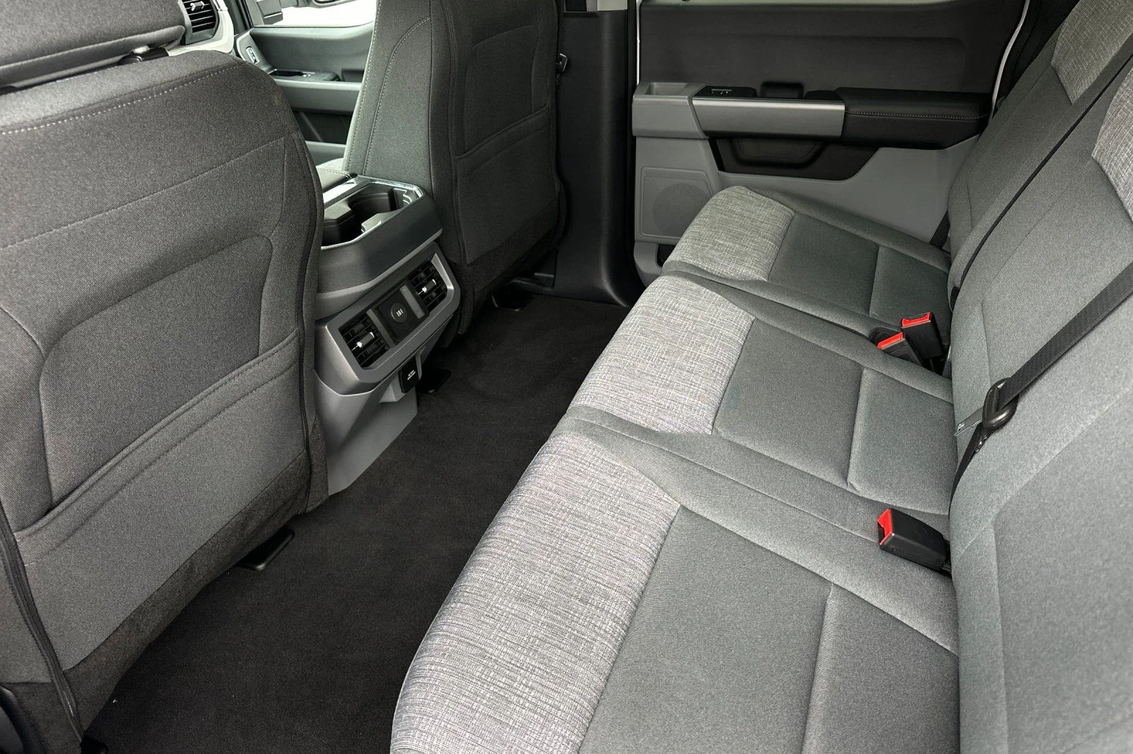 New 2026 Oxford White Ford F-250® XLT image 11