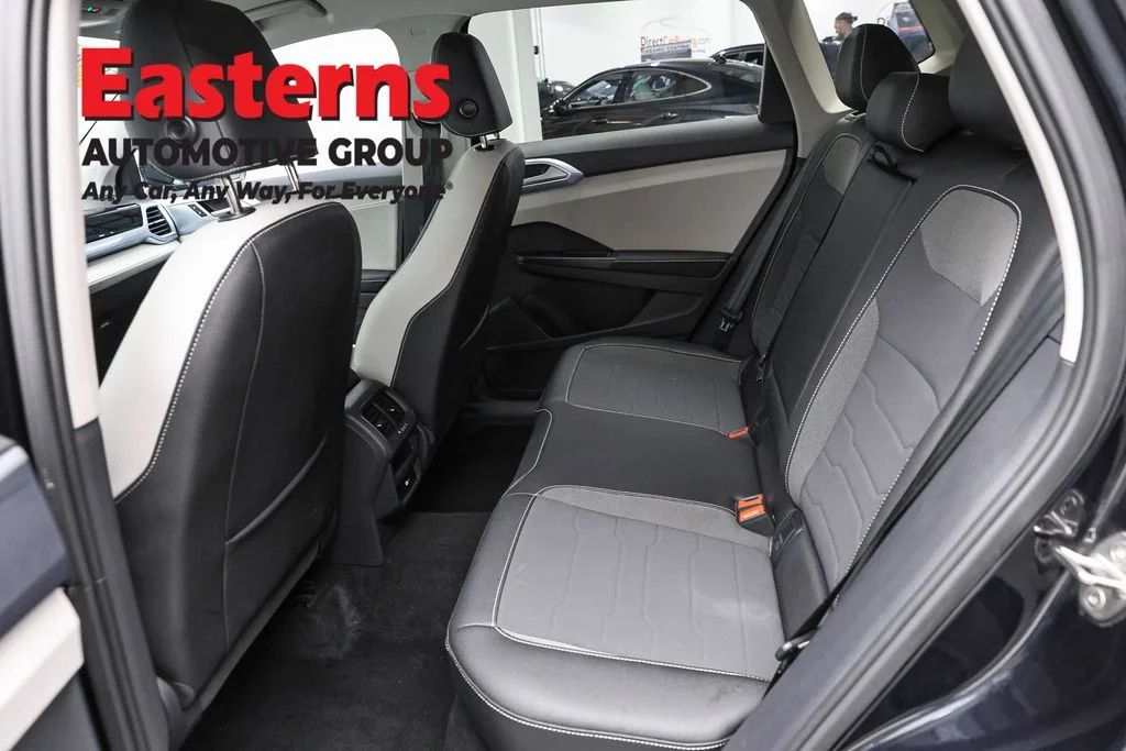 Used 2025 Black Volkswagen 1.5T SE image 20