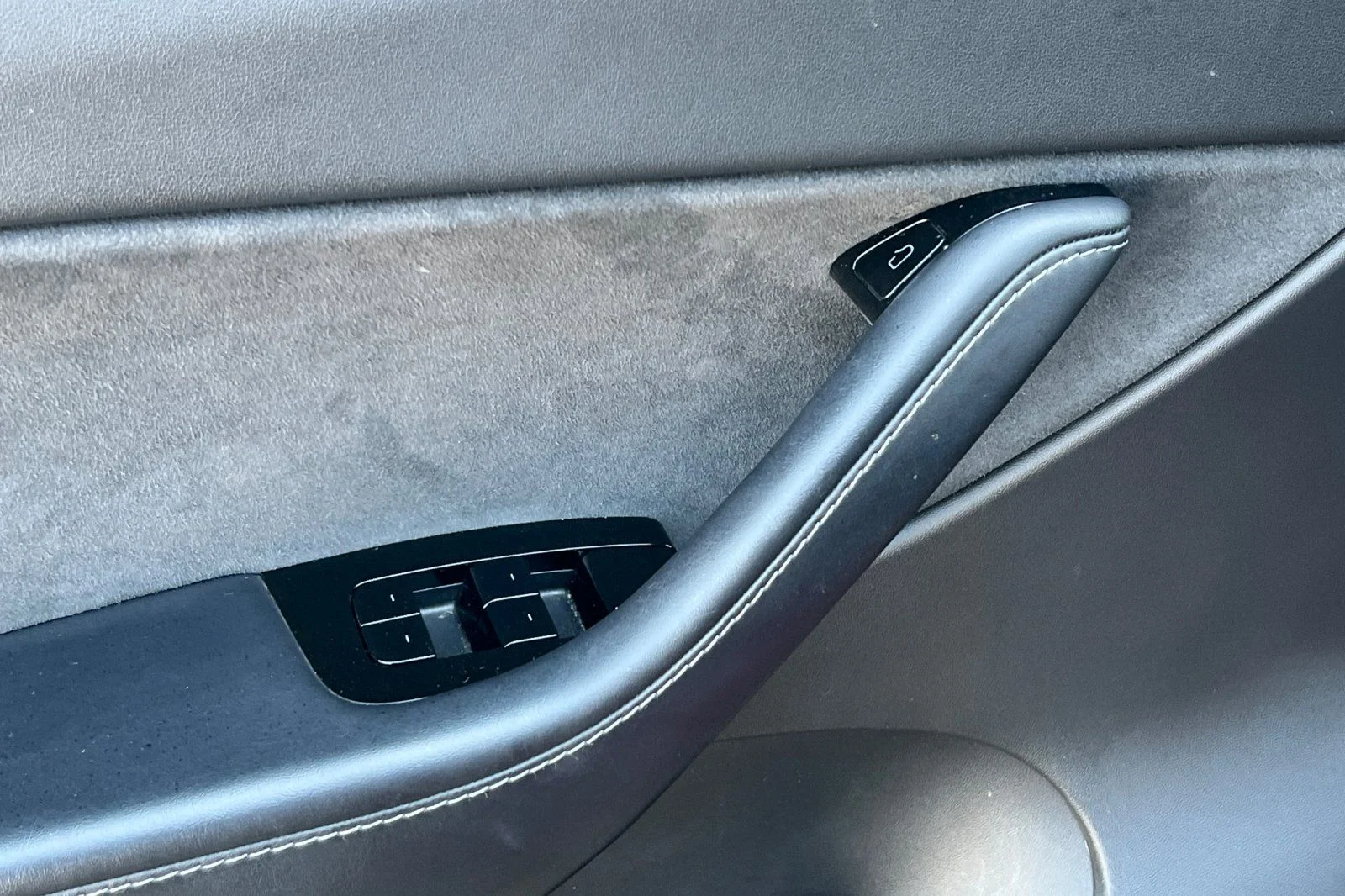 Used 2020 Red Tesla Long Range image 11