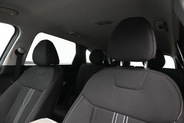 Used 2024 Silver Hyundai SEL image 2
