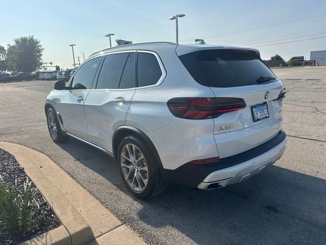Used 2024 White Metallic BMW xDrive40i image 8