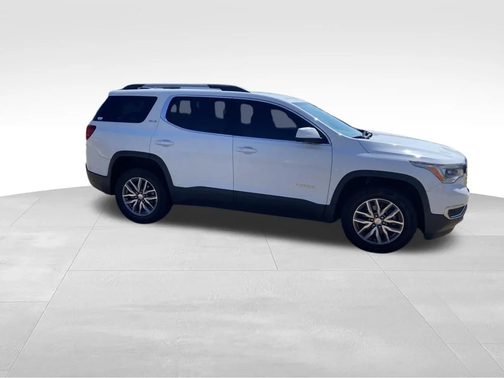 Used 2017 White GMC SLE-2 image 11