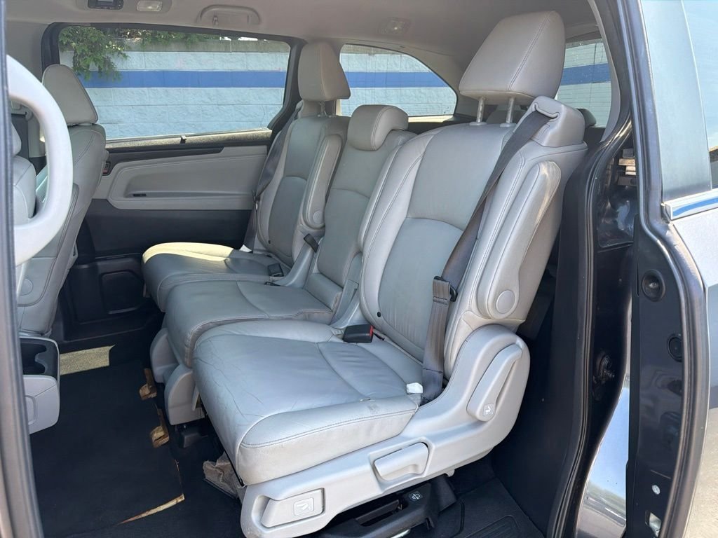 Certified Used 2018 Modern Steel Metallic Honda EX-L image 19