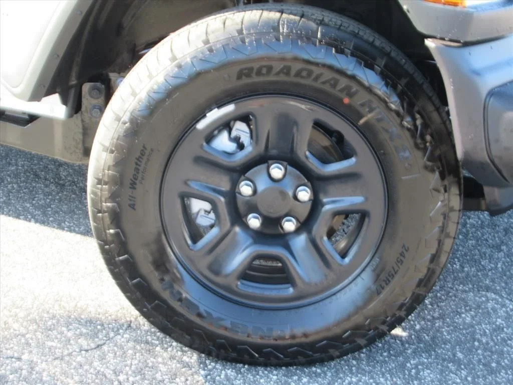 New 2026 Bright White Clear-Coat Exterior Paint Jeep Sport image 7
