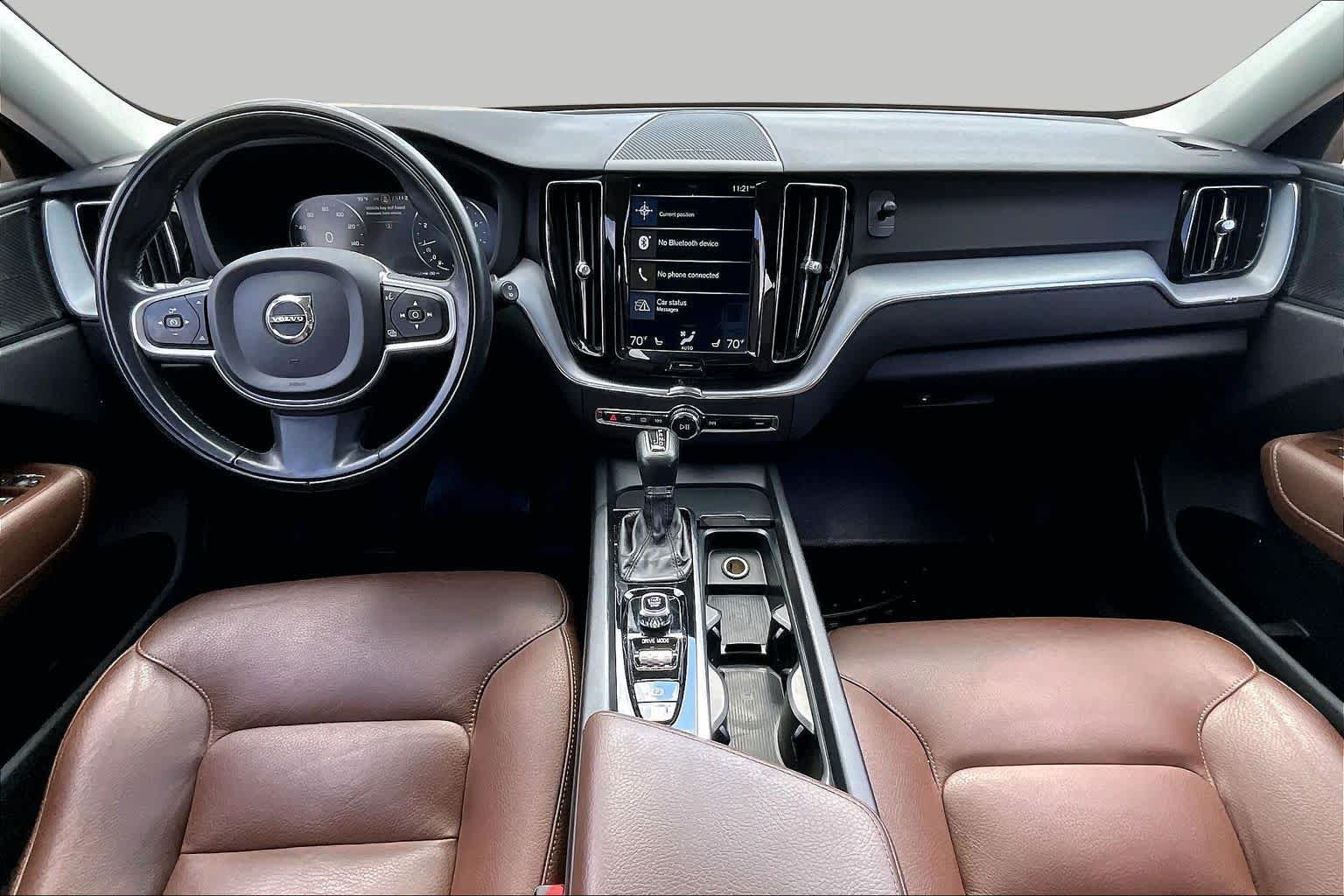 Used 2020 Pine Grey Metallic Volvo Momentum image 16