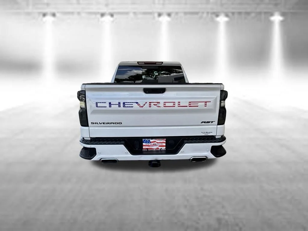 Used 2021 White Chevrolet RST image 5