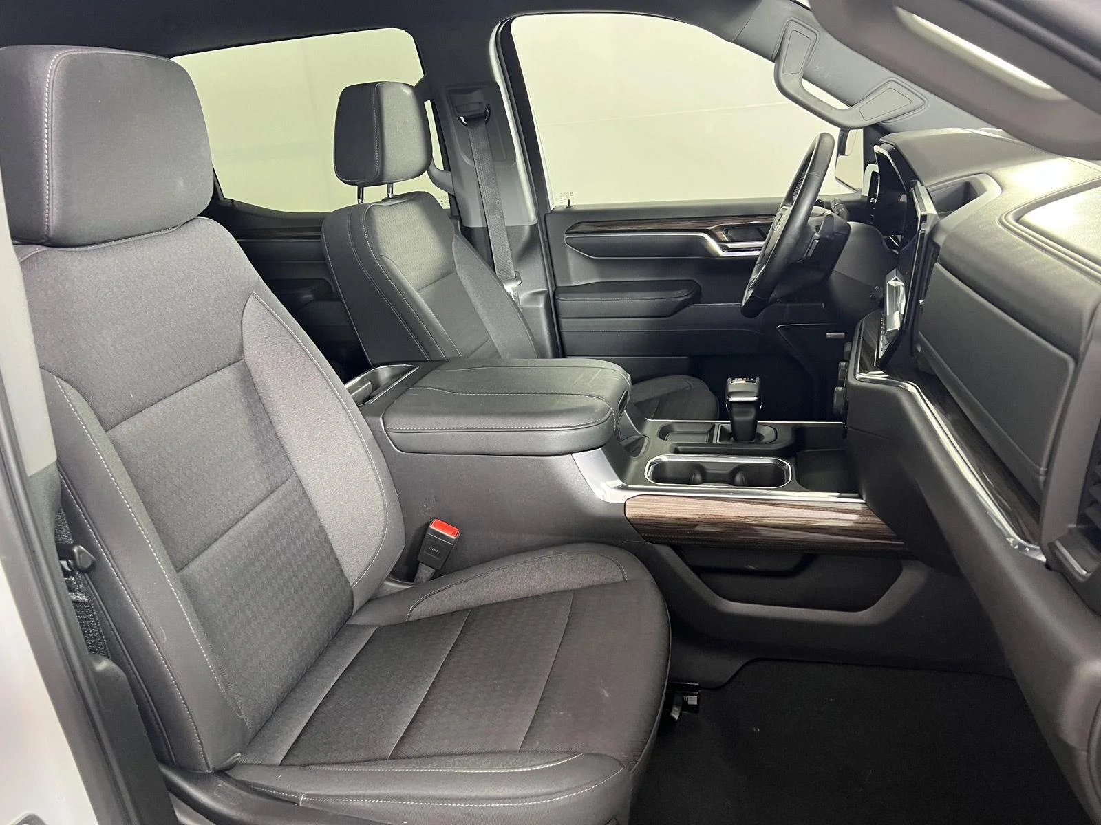 Used 2024 Summit White Chevrolet LT Trail Boss image 23