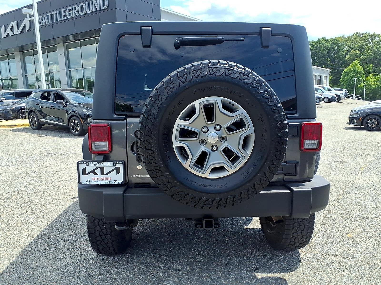 Used 2017 Granite Crystal Metallic Clearcoat Jeep Rubicon image 19