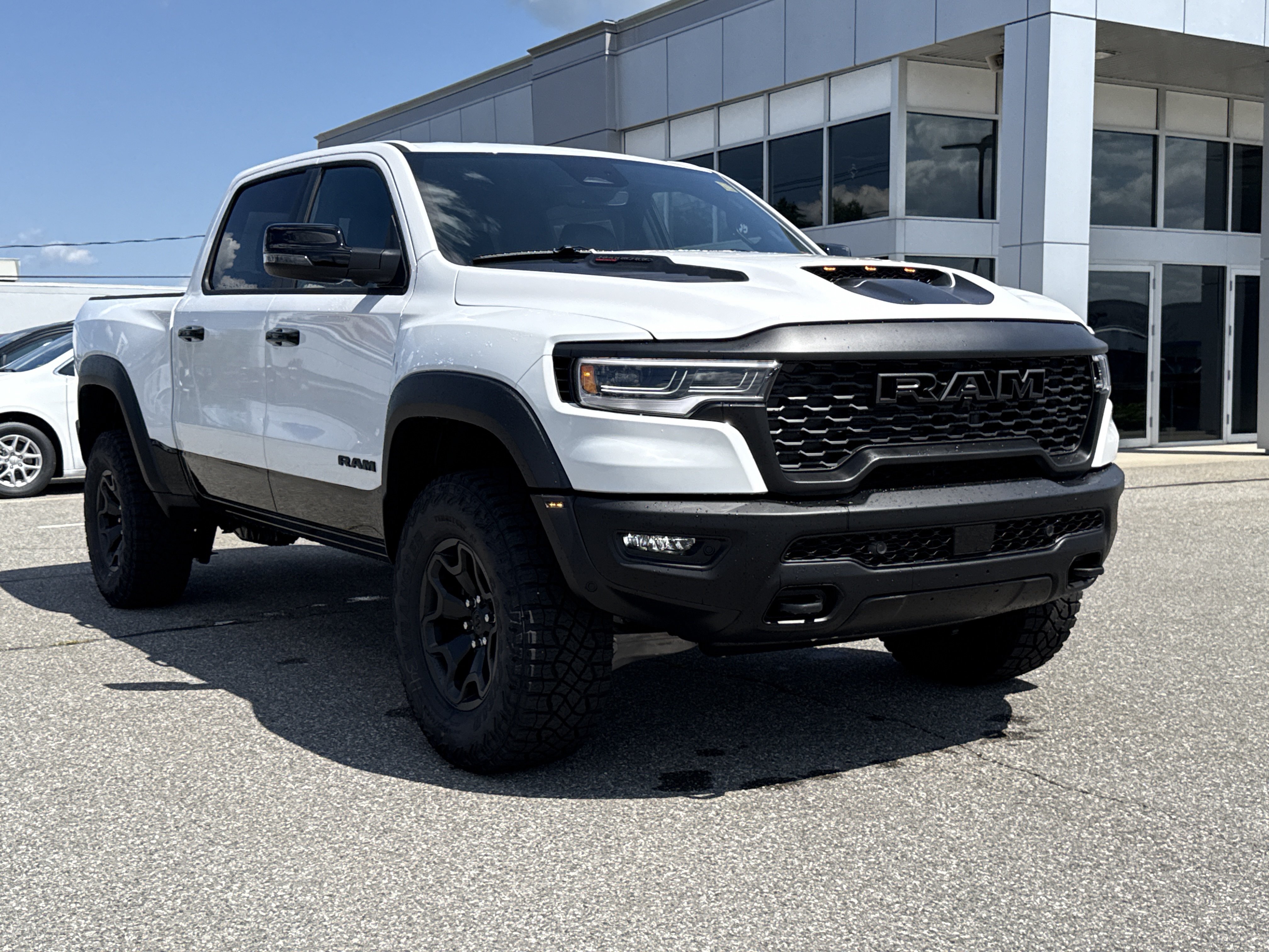 New 2026 Bright White Clear-Coat Exterior Paint RAM RHO image 9