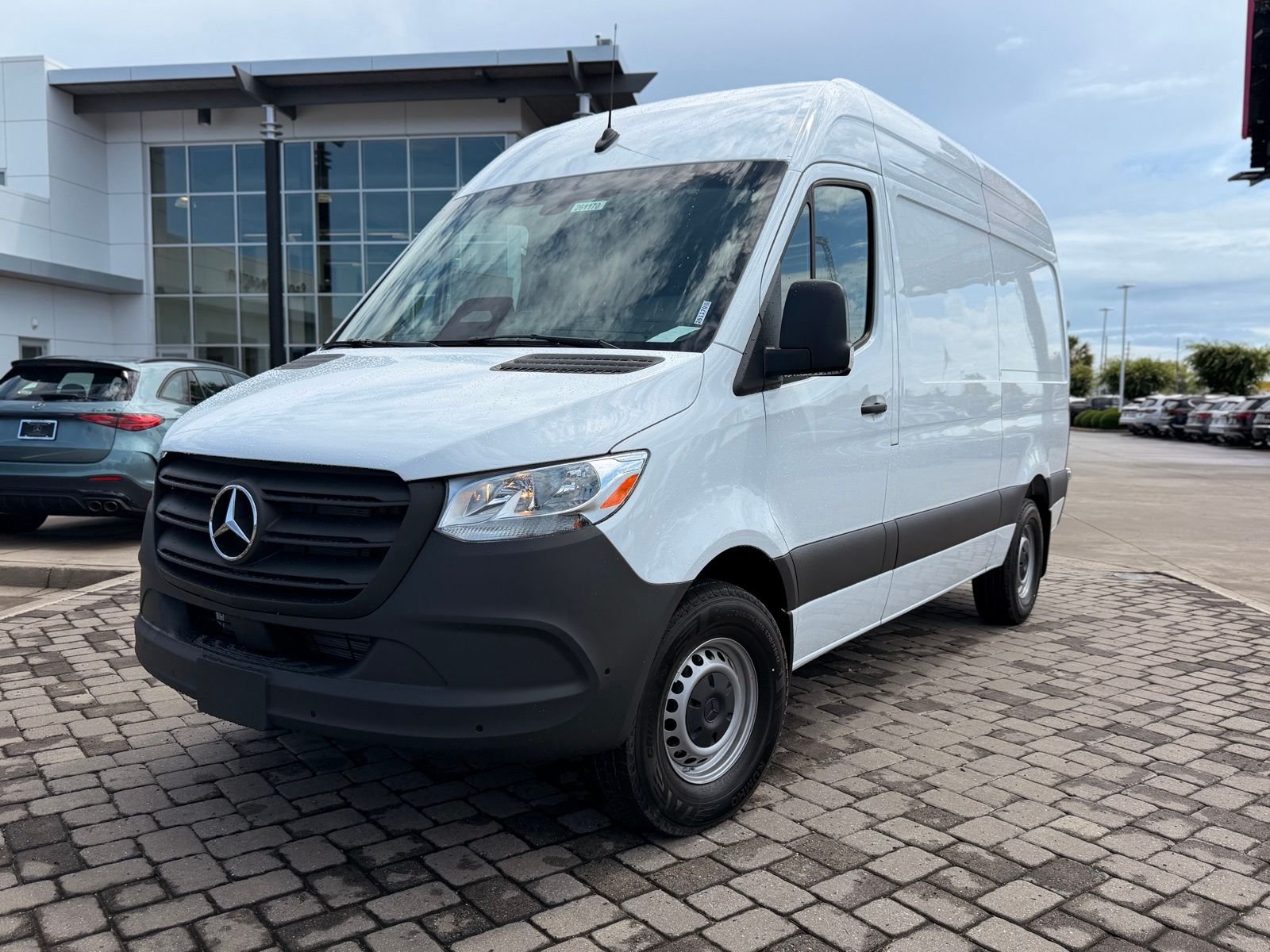 2026 Mercedes-Benz Sprinter 2500 144 WB's photo