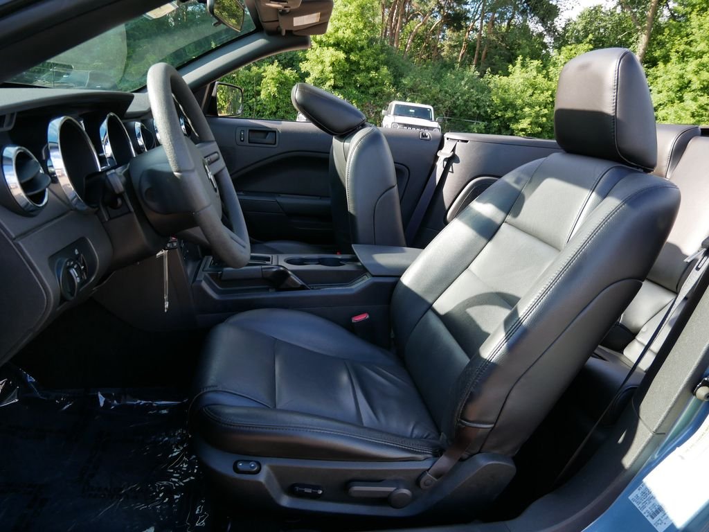 Used 2006  Ford V6 Premium image 15
