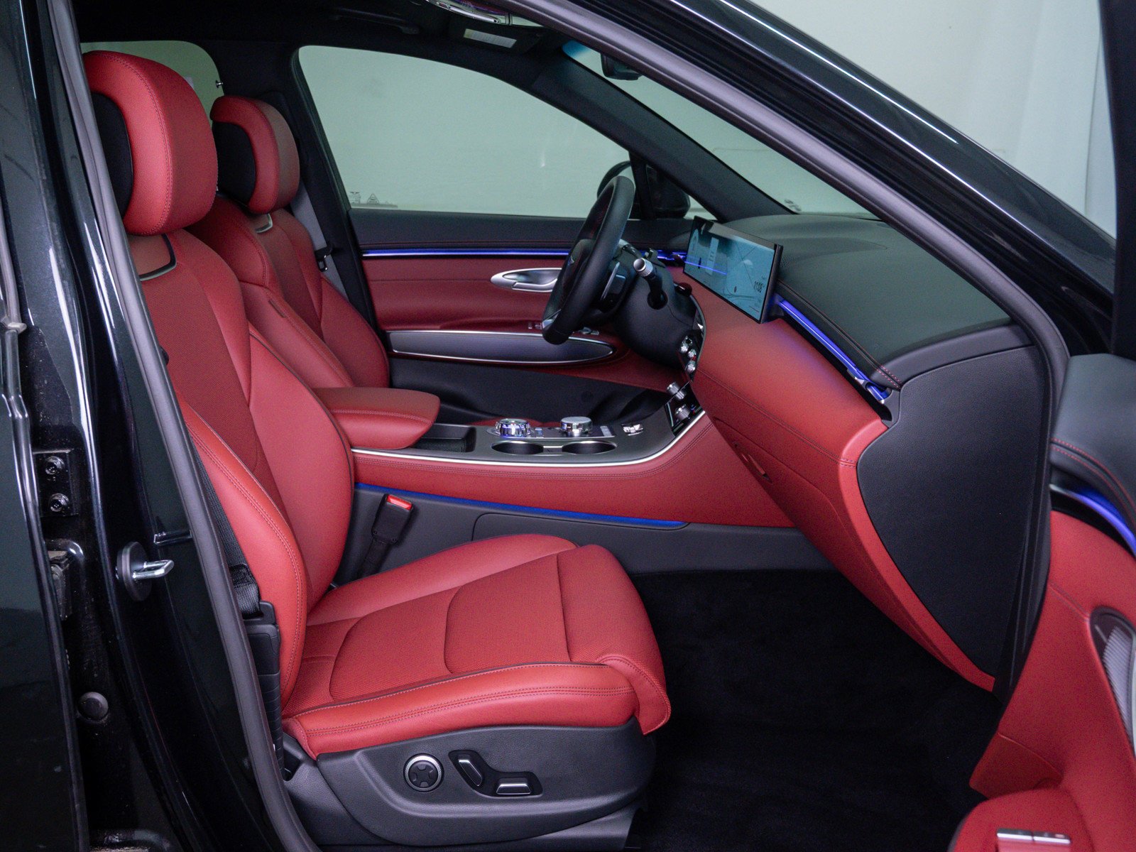 2026 GENESIS GV70 Sport Advanced - Photo 11