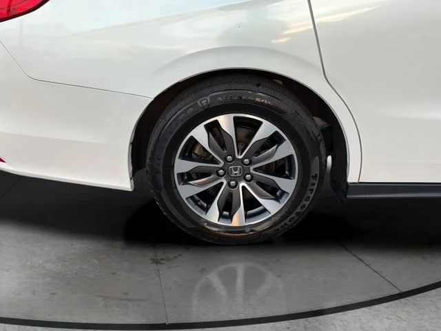 Used 2023  Honda EX-L image 33