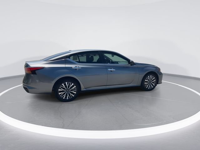 Used 2024 Gray Nissan 2.5 SV image 8