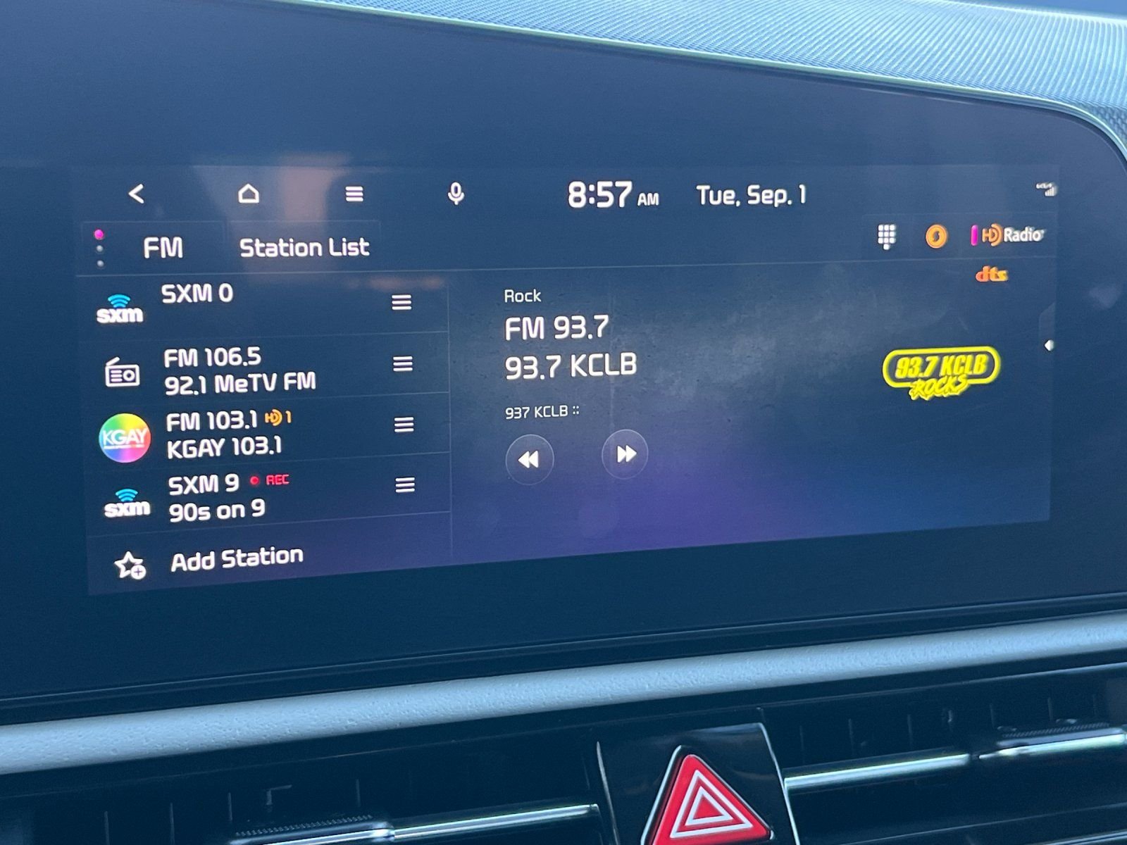 Certified Used 2023 Green Kia Wind image 17