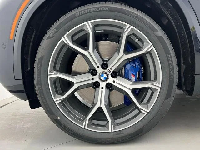New 2026 Carbon Black Metallic BMW xDrive50e image 23