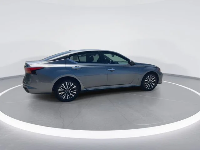 Used 2024 Gray Nissan 2.5 SV image 8