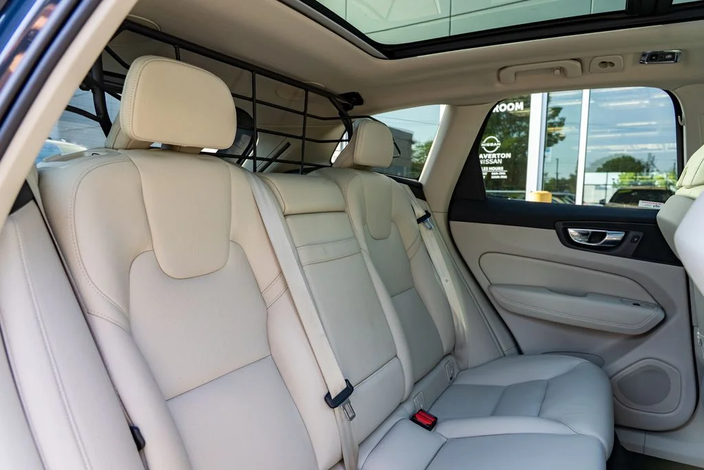 Used 2019 Blue Volvo T6 Inscription image 26
