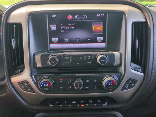 Used 2015 White GMC Denali image 24