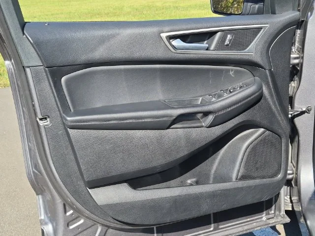 Used 2024 Gray Ford SEL image 19