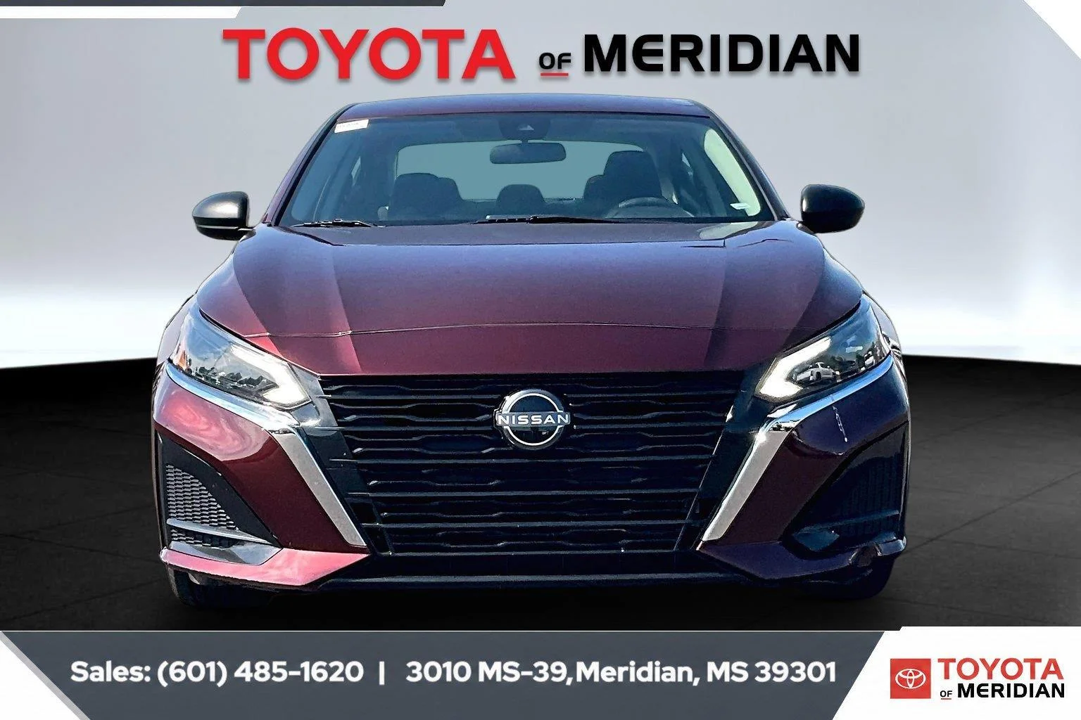 Used 2025 Garnet Pearl Metallic Nissan SV image 3