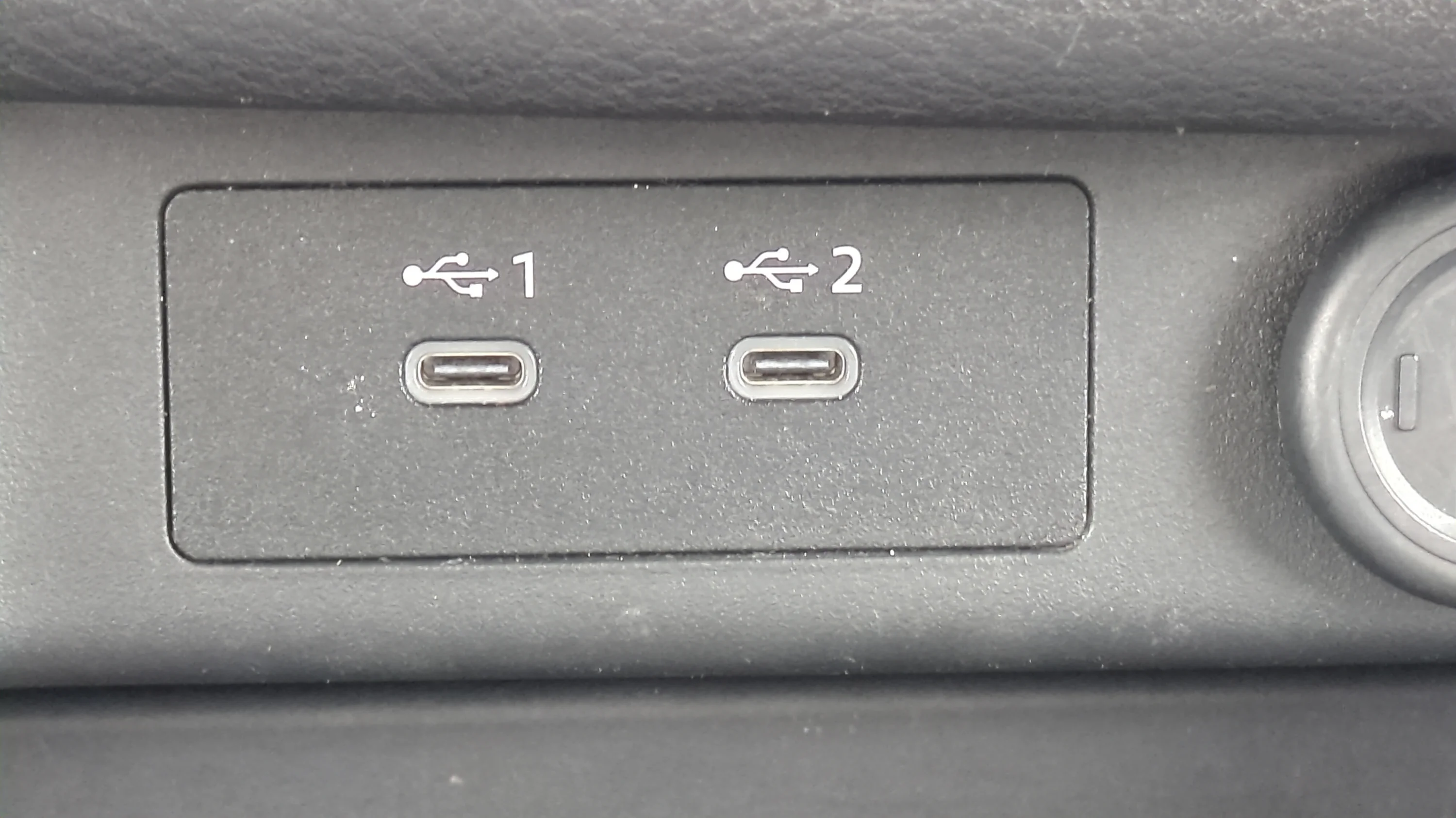 Used 2025 Super Black Nissan SV image 18