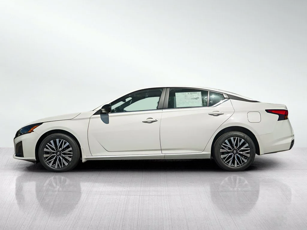New 2026 Pearl White Tricoat Nissan 2.5 SV image 4