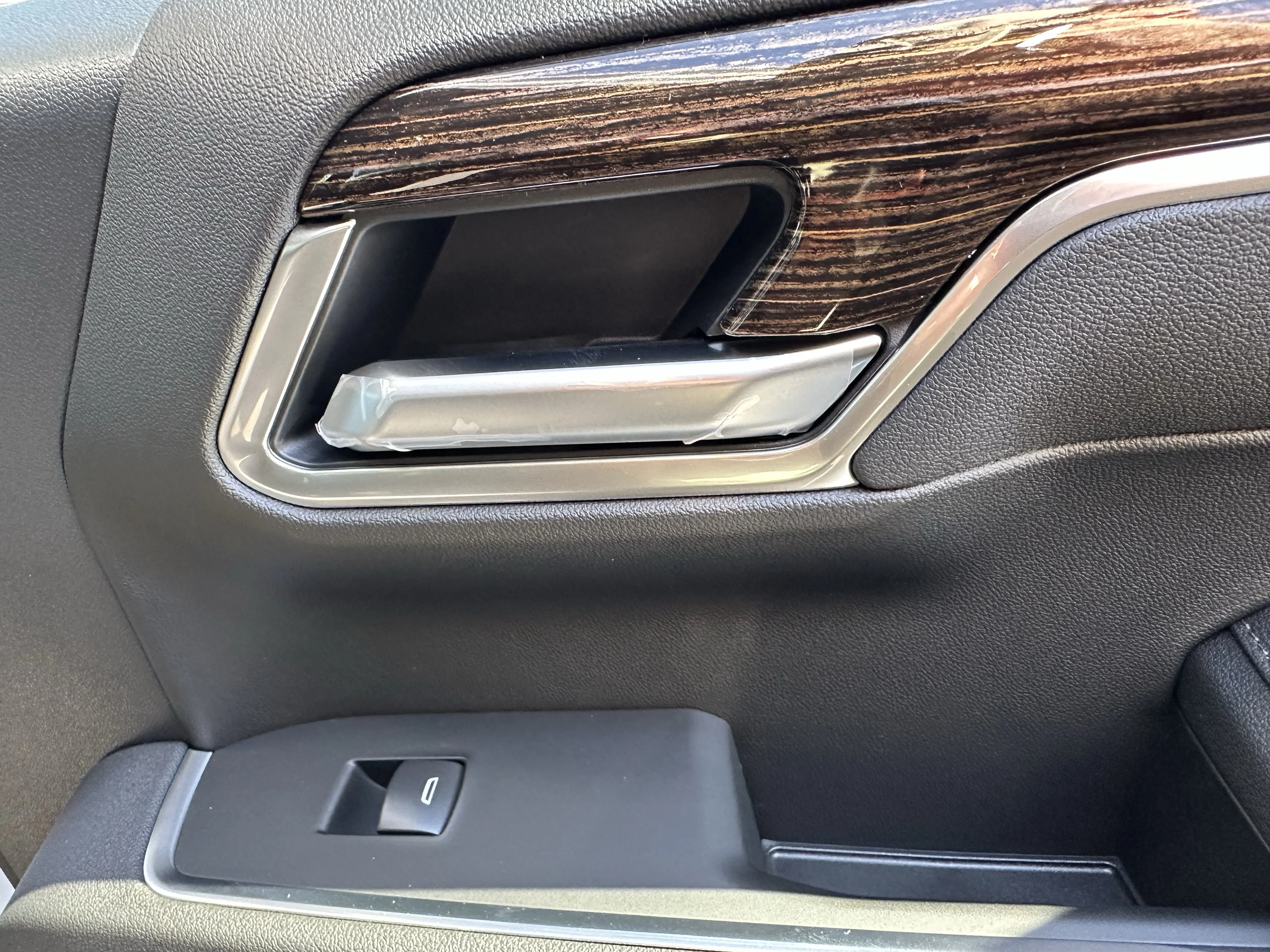 New 2026 Summit White GMC Elevation image 20