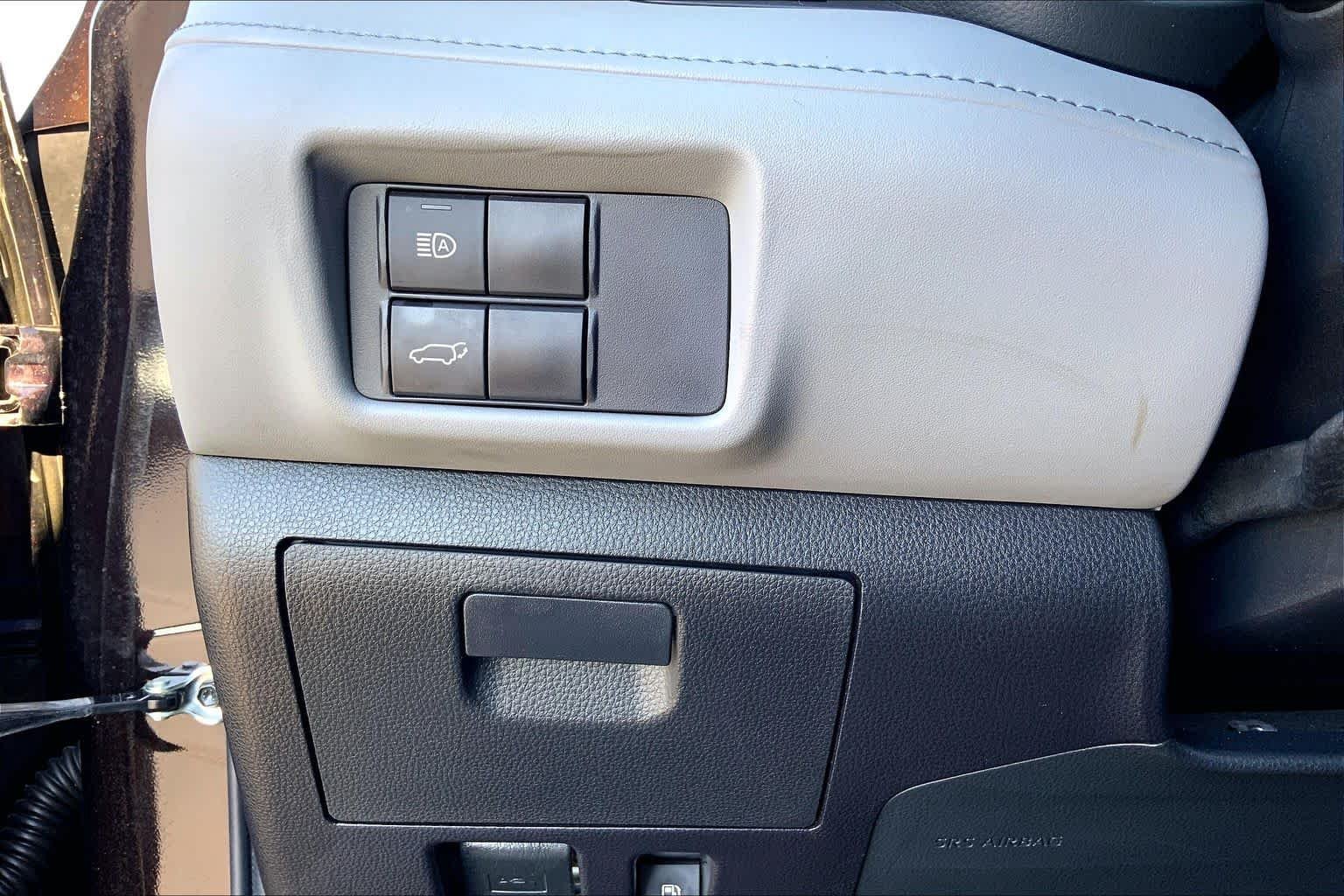 Used 2022 Opulent Amber Toyota XLE image 62