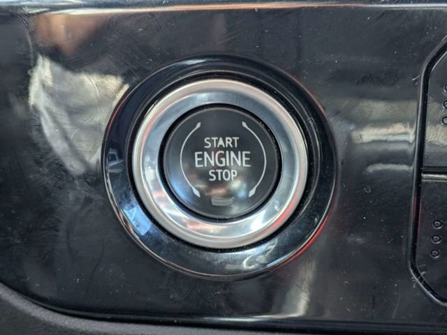 Used 2022 White GMC Elevation image 30