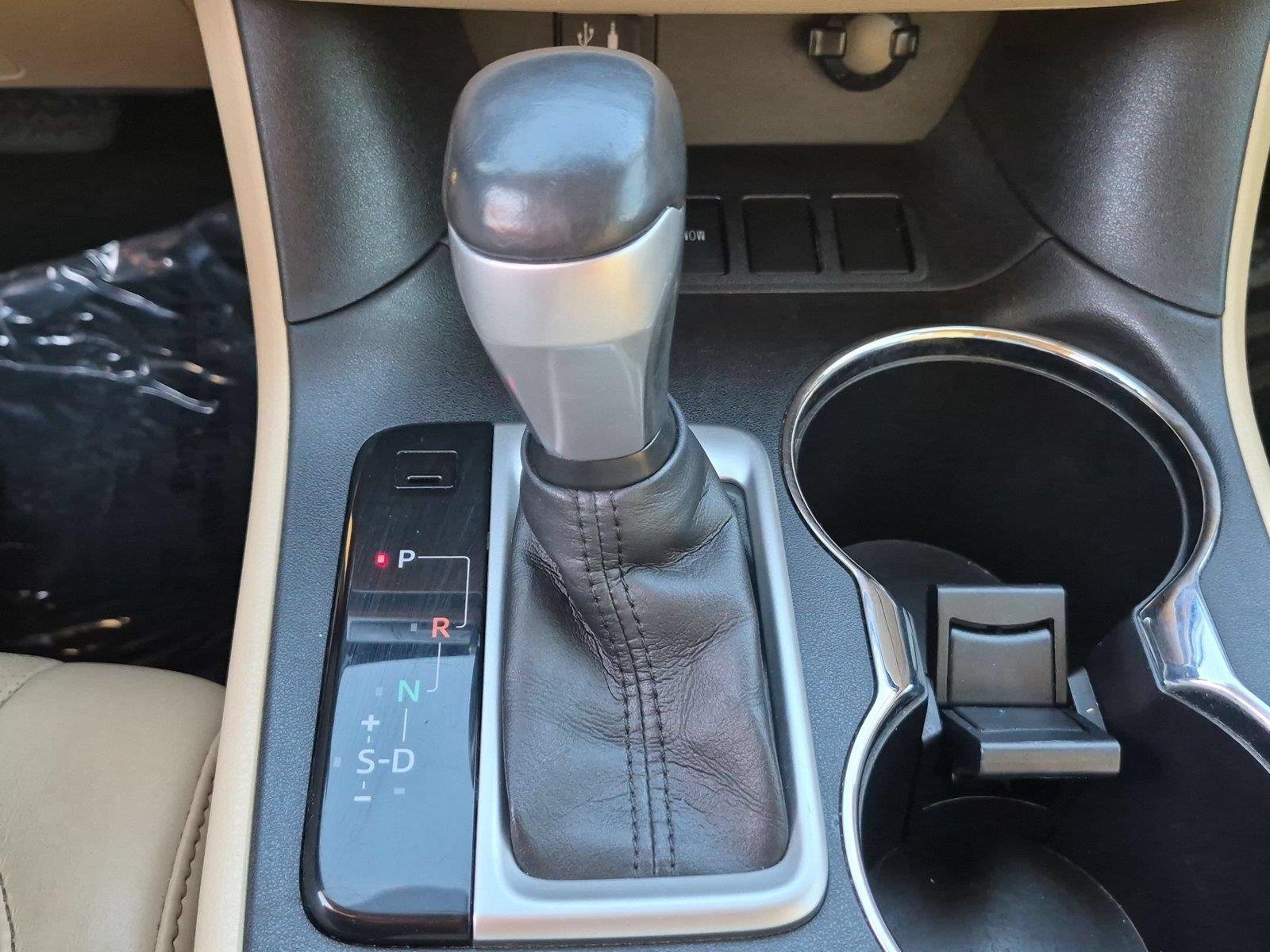 Used 2015 Predawn Gray Mica Toyota Limited image 27