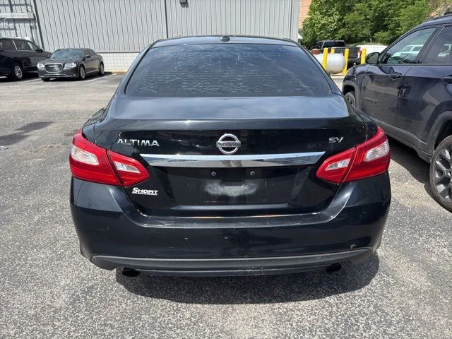 Used 2016 Black Nissan 2.5 SV image 3
