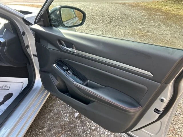 Used 2024 Silver Nissan 2.5 SR image 24