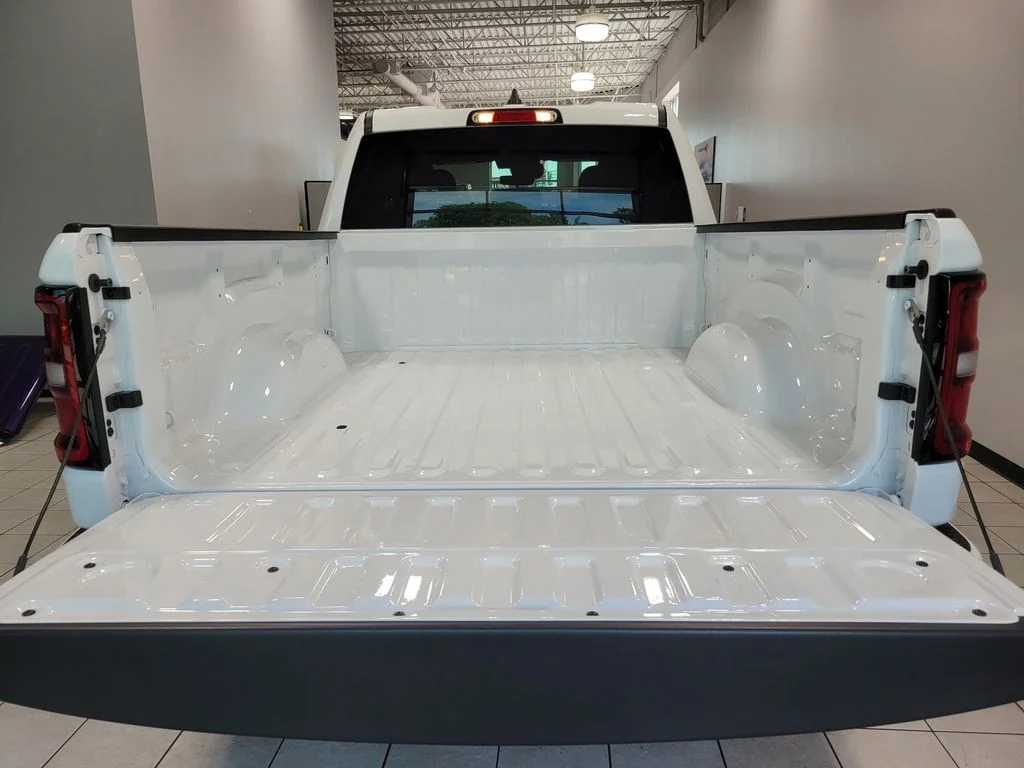 New 2026 Bright White Clear-Coat Exterior Paint RAM Big Horn/Lone Star image 7