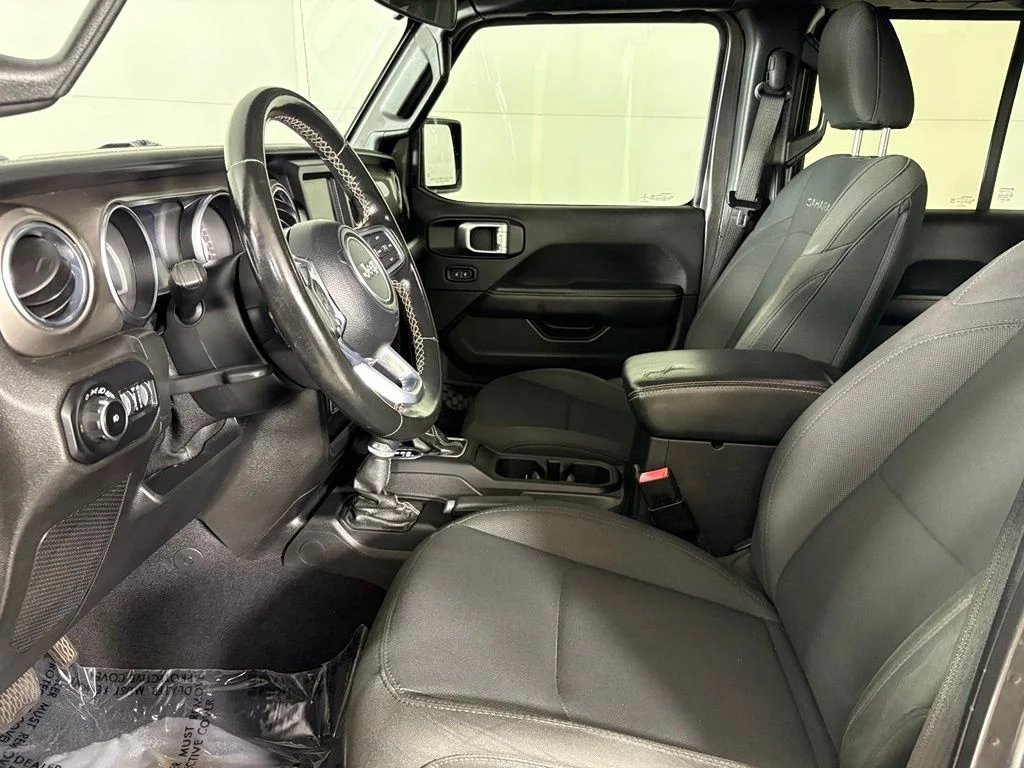 Used 2020 Gray Jeep Unlimited Sahara image 21