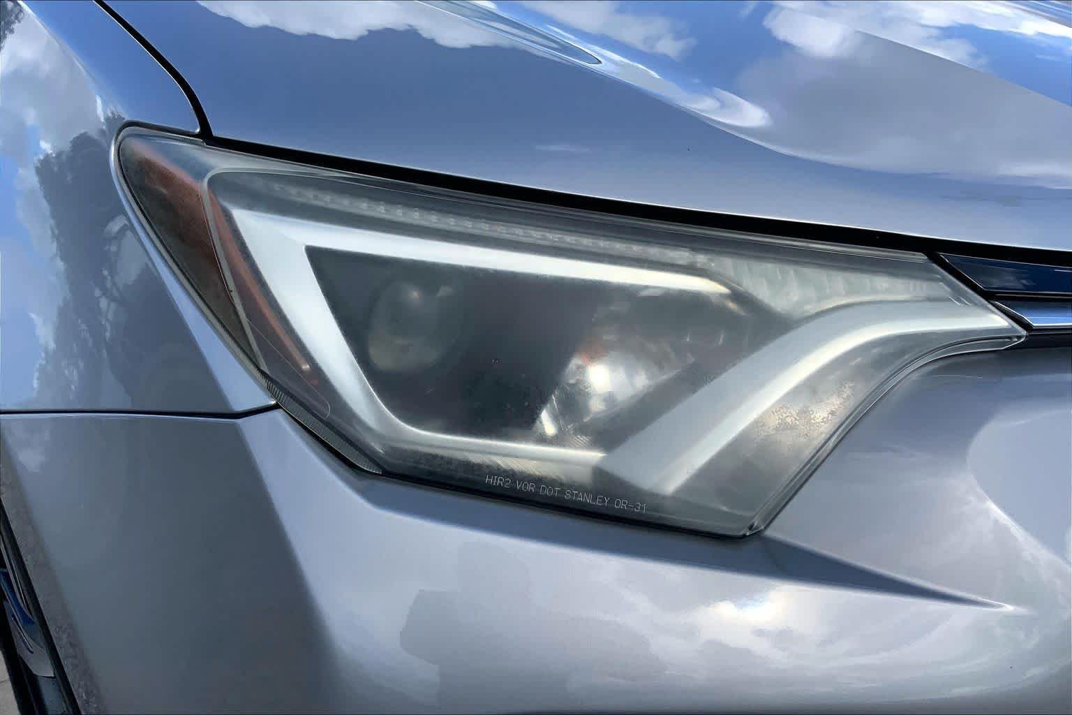 Used 2016 Silver Sky Metallic Toyota XLE image 27