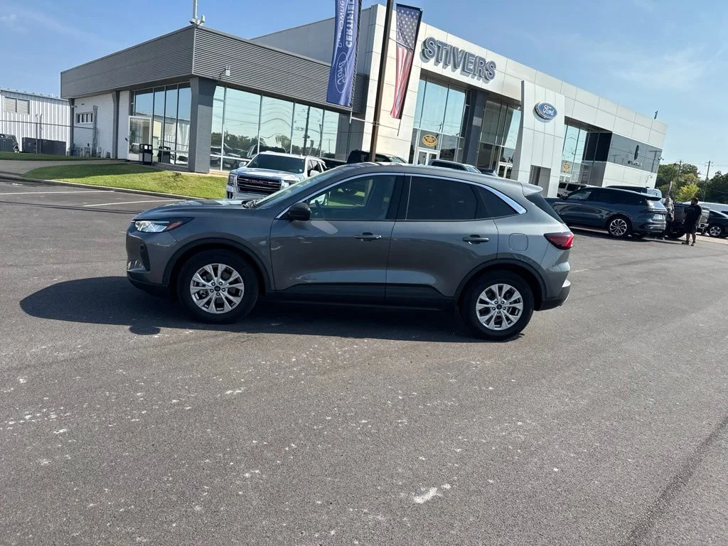 Used 2024 Gray Ford Active image 10