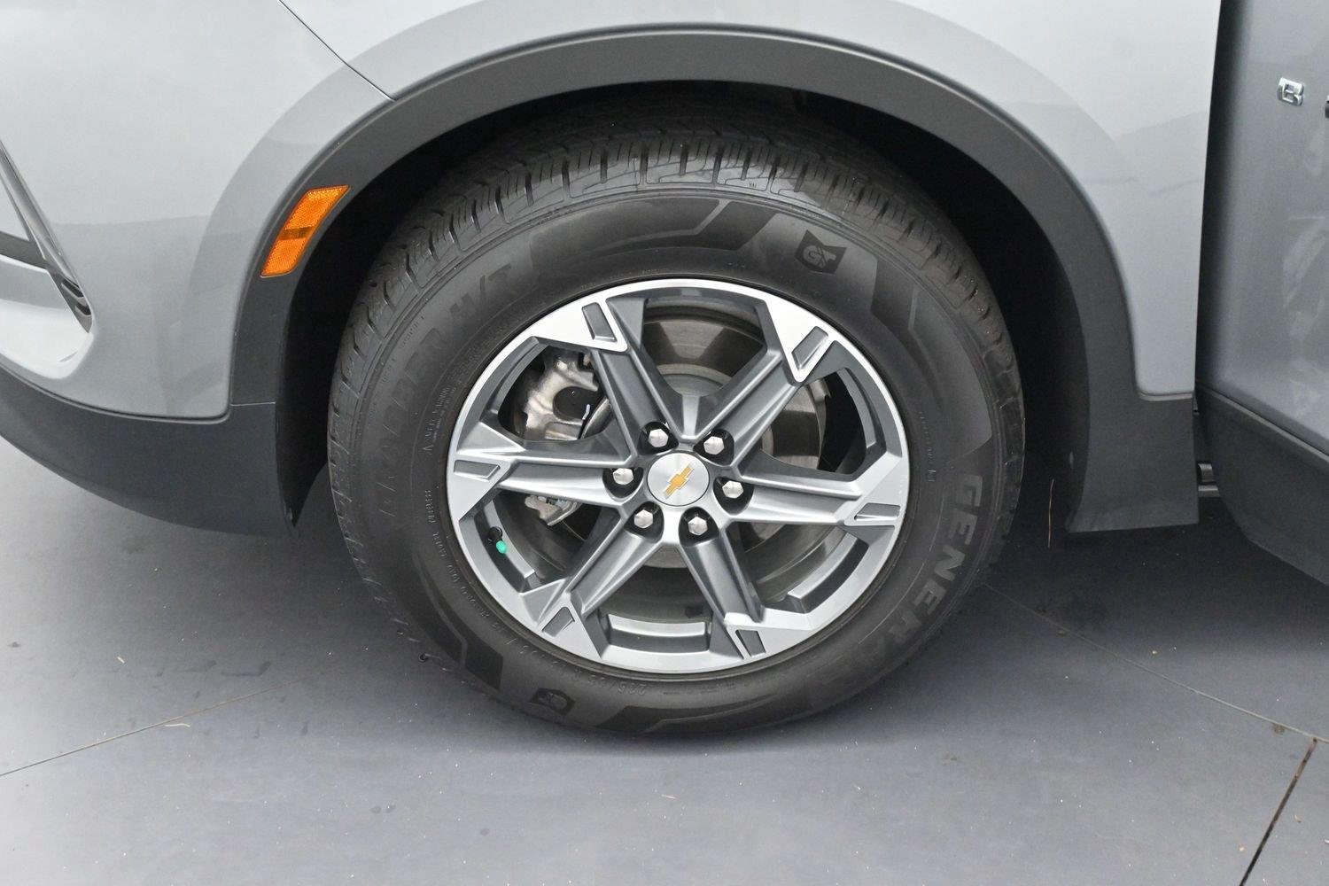 Used 2025 Sterling Gray Metallic Chevrolet 2LT image 32