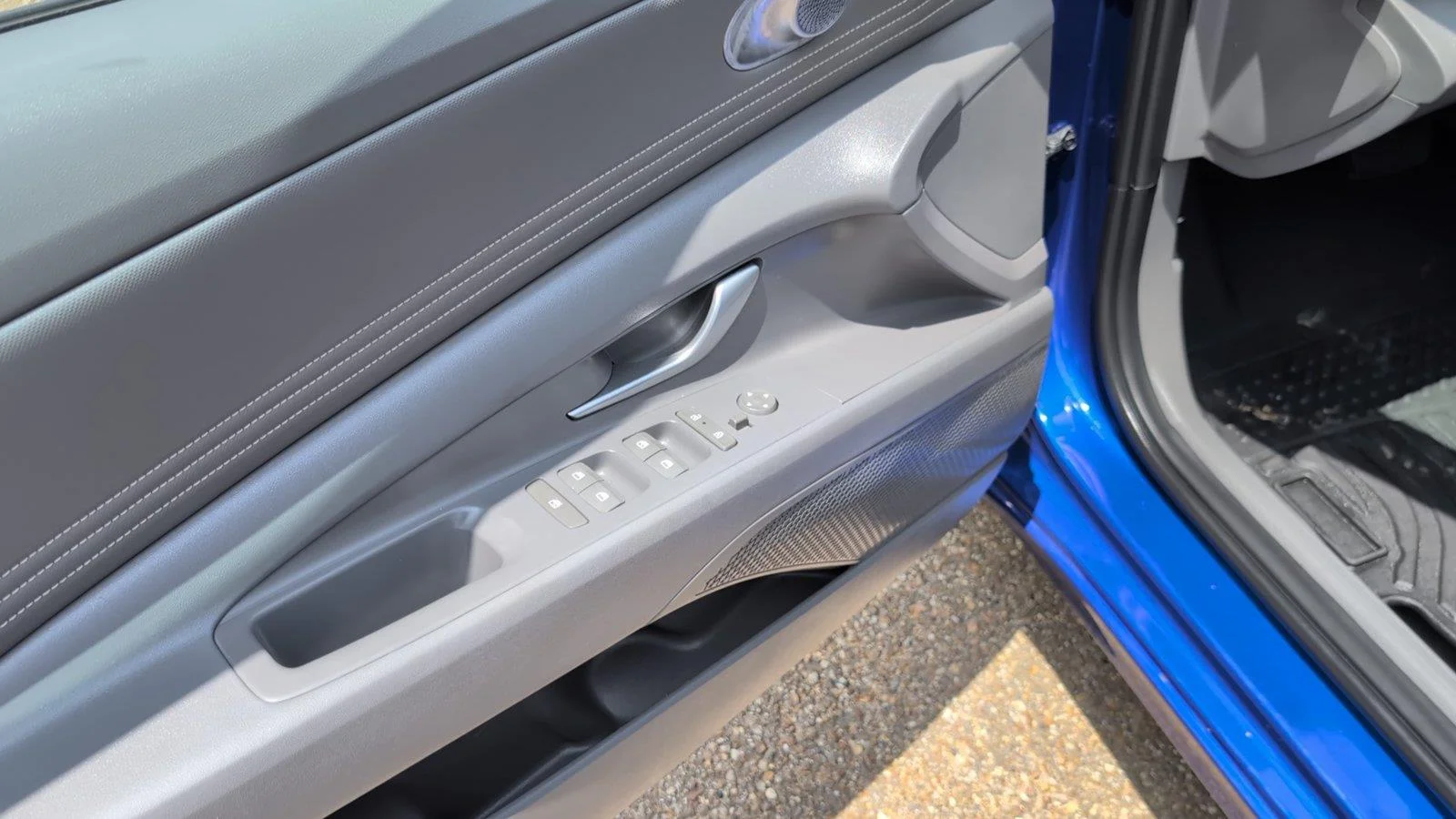 Used 2025 Intense Blue Hyundai SEL Convenience image 12